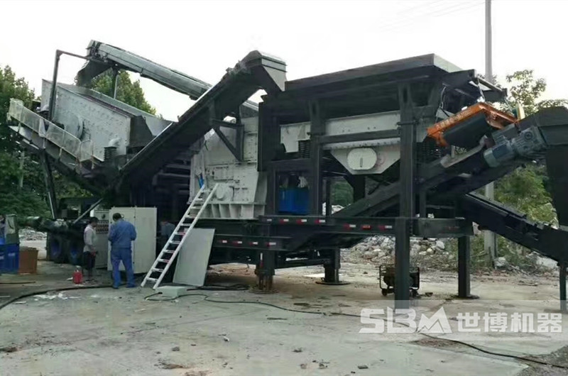 移動破碎篩分一體機，三組合移動破碎機